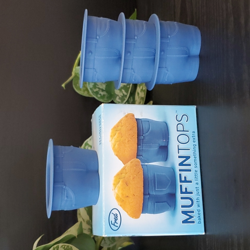 MUFFINTOPS silicone muffin cups bakeware from Fred ~ set of four